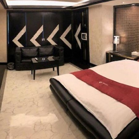 Prime Hotel Fulula プライムホテル フルーラ (Adults Only) Osaka Esterno foto